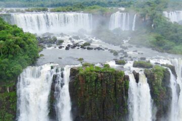 Iguazu Falls: A Must-Visit Destination in South America Iguazu Falls travel guide How to get to Iguazu Falls Best hotels near Iguazu Falls Best time to visit Iguazu Falls